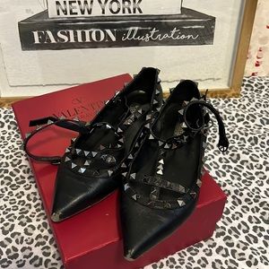 VALENTINO rockstud ballet flat w/ straps in Matte Black